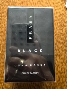 Prada Luna Rossa Black, Männer, 50 ml, Nicht nachfüllbare Flasche, Spray, ALCOHOL DENAT, AQUA (WATER), PARFUM (FRAGRANCE), COUMARIN, LINALOOL, ETHYLHEXYL METHOXYCINNAMATE,..., 1 Stück(e) Kunden-Foto 1