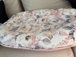 Babynest Neugeborene Nestchen Baby 90x50 cm - Kokon Handmade zweiseitig aus Baumwolle Waffel mit Babynestchen Wilde Rose Rosa Kunden-Foto 3