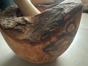 Mörser und Stößel aus Olivenholz in Naturoptik 10 cm Kunden-Foto 2