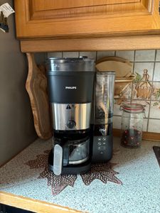 Philips All-in-one Brew Kávovar s mlýnkem HD7900/50, Kávovar na překapávanou kávu, 1,25 l, Kávová zrna, Vestavěný mlýnek, 1000 W, Černá Fotografie od zákazníka č. 1