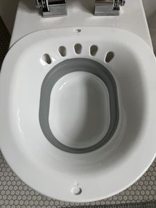 Relaxdays zitbad voor toilet, opvouwbaar, afmetingen: 12x36x39 cm, inzetbaar als bidet voor persoonlijke hygiëne, kunststof, wit/grijs Klantenfoto 1
