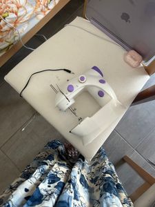 Stroj pre šijací Elektrický, Prenosný mini Šijací 2 rýchlosti, cestovný, praktický, dvojitá niť, Proste šijacia pre začiatočníkov nožný pedál Retoo Fotografia od zákazníka č. 6