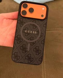 Guess Apple iPhone 17 Pro Max 4G Ring Classic Logo MagSafe Schutzhülle Schwarz Kunden-Foto 1