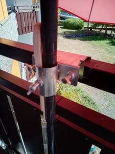 Parasolstandaard, houder voor parasols aan balkonhekken, beugel voor parasols op balkons, beugel voor parasols aan terrassen, standaard voor parasols voor tuin, terras Klantenfoto 1