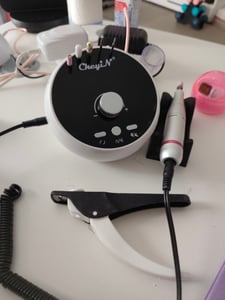 Elektrischer Nagelfräser Maniküre Pediküre Set, 45000U/min stufenlos regelbar mit Fußpedal & 12 Zubehörteilen Kunden-Foto 2