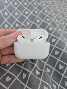 Apple AirPods Pro (2nd generation) , Bezprzewodowy, Połączenia/muzyka, Słuchawki, Biały Zdjęcie produktu od klienta nr 1