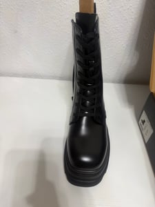 Stivali Del Marchio Buffalo Del Modello Jupiter Lace Up Mid Nero Foto del cliente 1