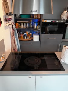 Klarstein indukční varná deska s 5 plotnami, 90 cm sklokeramická indukční varná deska se 4 varnými plotnami, indukční varná deska 9600 W, sporák s dotykovým ovládáním a ochranou proti přehřátí, účinná sklokeramická varná deska Fotografie od zákazníka č. 1