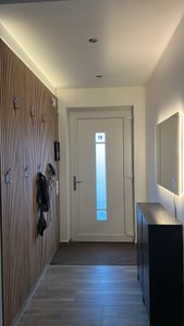 CLP Badspiegel eckig rahmenloser Wandspiegel dimmbar mit LED-Beleuchtung Ariva | Größe 100x60 cm Kunden-Foto 1