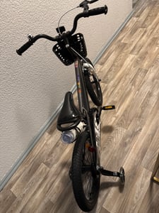 JOYSTAR Pluto 16 Zoll Kinderfahrrad mit beleuchteten Stützrädern, Korb, Flaschenhalter, Kinderfahrrad für Jungen und Mädchen 4-7 Jahre, Grün Kunden-Foto 3