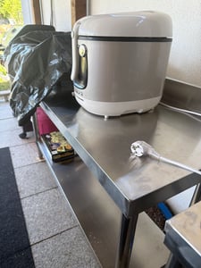 UISEBRT Arbeitstisch Edelstahl Küchentisch Gastro Tisch Zubereitungstisch für Küche Bar (Mit Aufkantung, 120 x 60 x 85 cm) Kunden-Foto 1