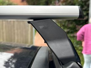 Menabo Omega | Portapacchi - Ford C-Max II 5 porte dal 2010 - Argento - Alluminio - Lunghezza 130 cm - Portapacchi FORD - Omologato TUV e ISO Foto del cliente 1