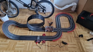 Carrera GO!!! Autorennbahn Set Tuning Zone | spannender Actionsspaß mit Turbo-Knopf, Looping, Steilkurve und Kreuzung | Streckenlänge 5,3 m Kunden-Foto 1