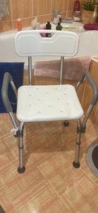 TWOLIIN sedadlo do vane pre seniorov Výškovo nastaviteľná stolička do vane, stolička do sprchy s opierkou chrbta a podrúčkami, protišmyková, pomôcka na vstup do vane do 150 kg Fotografia od zákazníka č. 3
