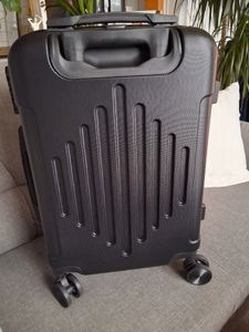 FCH XL valigia a mano trolley a guscio rigido con ruote a 360° verde scuro Foto del cliente 1