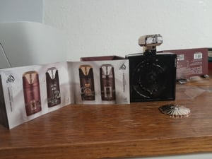 Lattafa Niche Emarati Vintage Castle Edp Spray Kunden-Foto 1