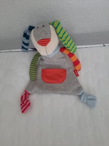 sigikid, manta de peluche con forma de conejo Rigel Dingel, multicolor, 23 cm, modelo 41274 Foto del cliente 1