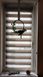 Sonello Doppelrollo Klemmfix ohne Bohren Duo Rollo Klemmrollo Sonnenschutzrollo Fensterrollo für Fenster & Türen Zebrarollo Seitenzugrollo 55cm x 130cm Grau Kunden-Foto 1