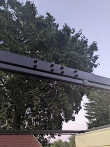 UISEBRT 3x3m Pergola mit Schiebedach - Wasserdichter Gartenpavillon aus Stahl & Polyester, freistehendes Terrassendach, winterfest & UV-beständig, Schwarz Kunden-Foto 2