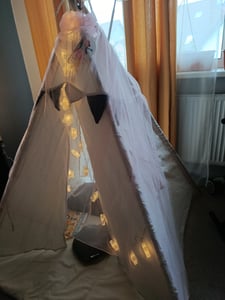 Spielwerk® Tipi Zelt Kinderzelt Indoor Spielzelt 130x130cm Set mit Bodenmatte Grau Blau Kinder Lichterkette Girlande Kissen Baumwolle Holz Tragetasche Kunden-Foto 1