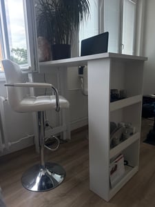 SoBuy Kuchyňská deska, jídelní stůl, barový stůl se 3 úložnými plochami, stojací stůl pro malé prostory, vysoký servírovací stůl do kuchyně nebo obývacího pokoje, bílá barva, model FWT17-II-W Fotografie od zákazníka č. 1