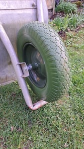 KRUMAD Schubkarrenrad Vollgummi mit Achse 200 kg 4.80/4.00-8 39 cm Metall Ersatzrad für Schubkarre Schubkarrenzubehör Kunden-Foto 1