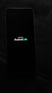Samsung Galaxy Z Flip6, 17 cm (6.7"), 12 GB, 512 GB, 50 MP, Android 14, Silber Kunden-Foto 1