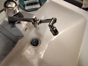 1080° Drehbarer Wasserhahn Aufsatz mit Spritzfilter – Universal Strahlregler & Luftsprudler – Dual-Funktions Schwenkarm für Badezimmer & Küche – 1 Stü Kunden-Foto 3