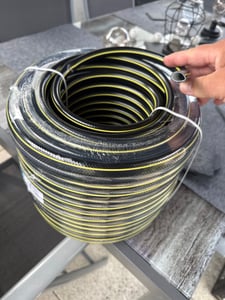 Gartenschlauch verstärkt FEINZ - 1/2' - 50m - Schwarz - langlebig und flexibel - ideal für Gartenpflege Kunden-Foto 1