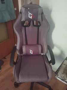Gaming-Stuhl Roya Grau Stoffbezug, Kippfunktion, Kopf- & Lordosenstütze, bis 120 kg, höhenverstellbar 114-124 cm Kunden-Foto 1