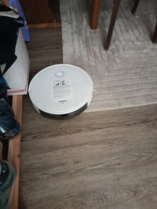 MEDION Saugroboter mit intelligenter Navigation S35 (App- und Sprachsteuerung, 4000Pa Saugkraft, Gyro-Navigation in systematischen S-Linien, Teppicherkennung, Wandsensoren) Kunden-Foto 4