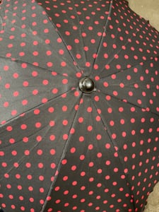 BAMBINIWELT Sonnenschirm für Kinderwagen Ø68cm UV-Schutz50+ Schirm Sonnensegel Sonnenschutz, PUNKTE ROT Kunden-Foto 2
