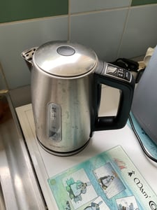 Rychlovarná konvice Arendo s nastavitelnou teplotou 35 °C – 100 °C, ukazatel teploty, volba teploty, nerezová ocel, 1,7 l, 2200 W, funkce udržování teploty, stříbrná Fotografie od zákazníka č. 1