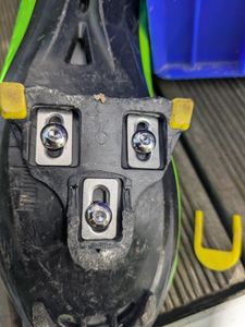 1Set Rennrad Fahrrad Selbsthemmende Klick-Pedal-Stollen fuer Shimano Gelb + Schwarz Kunden-Foto 1
