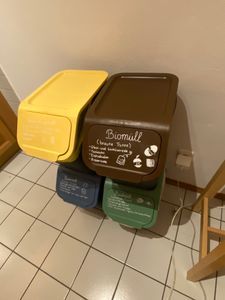 Go Practic Set von 3 Mülleimer Stapelbox | Abfalltrennsystem zur Mülltrennung in der Küche | Abfallsystem mit klick-Deckel | Müllkorb mit Deckel | Abfallbehälter | Mülltrennsystem 3x25 l Kunden-Foto 2