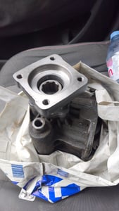 Universaladapter 3x4 tussen koppeling en hydrauliekpomp voor kiepsysteem voor vrachtwagen-kiephydrauliek | 18303400000 Klantenfoto 1