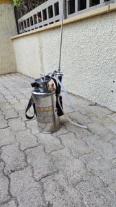 SucceBuy 6L Edelstahl-Sprüher, Sprüher für den Haushalt, Gartenarbeit und Bodenreinigung, ideal für Industrie, Landwirtschaft, Gewerbe, Medizin Kunden-Foto 1