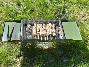 STR Appliances Prenosný kempingový gril, skladacie grily na drevené uhlie, stolový gril na drevené uhlie na cestovanie 45 x 31 cm, stolový gril Kempin Fotografia od zákazníka č. 3