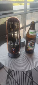 Wentylator stołowy i ścienny, czarny, z akumulatorem, 5 stopni mocy, wyświetlacz LED, cichy (22 dB), ładowanie przez USB-C, możliwość elastycznego ustawienia na stole lub montażu na ścianie za pomocą uchwytu Zdjęcie produktu od klienta nr 2