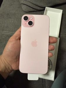 Apple iPhone 15 Plus , 17 cm (6.7"), 2796 x 1290 Pixel, 256 GB, 48 MP, iOS 17, Blau Kunden-Foto 4