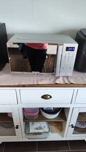 Hisense H20MOMS4HG, Blat, Kuchenka mikrofalowa kombinowana, 20 l, 700 W, Wbudowany wyświetlacz, LED Zdjęcie produktu od klienta nr 1