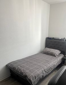 Flieks Polsterbett 90x200cm mit USB, Stauraumbett Einzelbett mit Lattenrost und LED, Hydraulisches Boxspringbett Jugendbett, Leinen, Beige Kunden-Foto 1