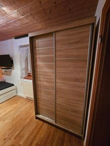 Schwebetürenschrank, 2-türig Schrank! Moderne Garderobe für Kleidung. Verschiedene Farben (Weiß, Schwarz, Somona) Kleiderschrank COLIN 120 cm Kunden-Foto 2