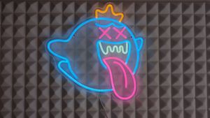 Geist Leuchtreklame LED Neonlicht USB Neonschild Neon Nachtlicht Batteriebetrieben für Wand Kinderzimmer Spielzimmer Bar Party Weihnachten Dekoration, Blau Kunden-Foto 3