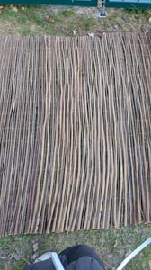 Weidenzaun Natur Sichtschutz aus Holz kürzbar rostfrei Fachhandel-Qualität 150x500 cm Kunden-Foto 3