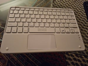 Bezdrátová klávesnice - Bluetooth 5.0 - pro tablety - SLIM - univerzální - přenosná Fotografie od zákazníka č. 1