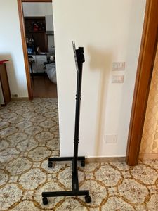 VEVOR Supporto TV con rotelle Supporto TV Carrello TV per televisori 812,8-1778 mm Orientabile a 25° e regolabile in altezza Foto del cliente 6