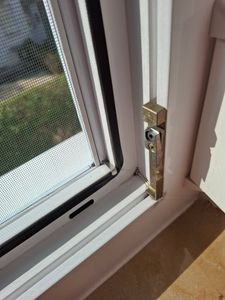 Fliegengitter mit Alu-Rahmen Fenster Insektenschutz Alu Rahmen Schutz Gitter Bausatz 100x120cm anthrazit (RAL 7016) Kunden-Foto 2