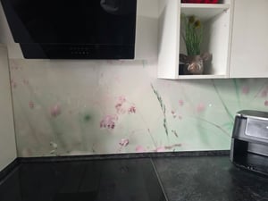 Küchenrückwand selbstklebend Glasoptik - WILDBLUMENWIESE - 1.8mm, versteift, alle Untergründe, Hart PET Material, PREMIUM 60 x 220cm Kunden-Foto 1