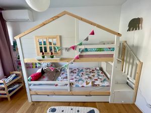 Letto a castello Merax per bambini 90x200 cm, con letto estraibile 90x190 cm, design casa con finestre, scaletta per riporre oggetti, legno massiccio, letto a soppalco, letto a castello, bianco+natura Foto del cliente 1